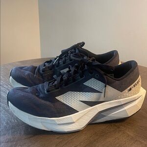 Men’s New Balance FuelCell Rebel 4 Sz 9-1/2